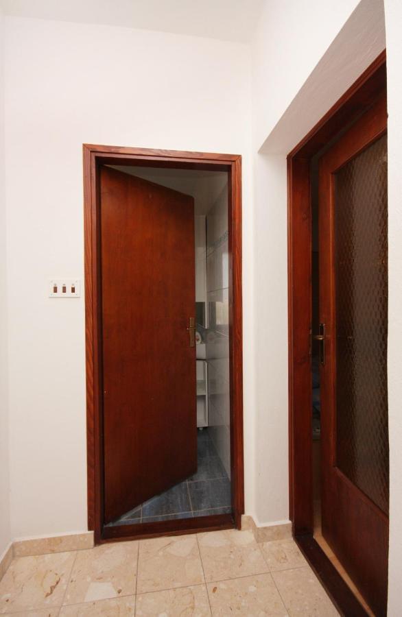 Apartment Vrbnik 5301B Ngoại thất bức ảnh
