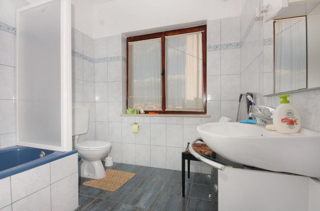 Apartment Vrbnik 5301B Ngoại thất bức ảnh